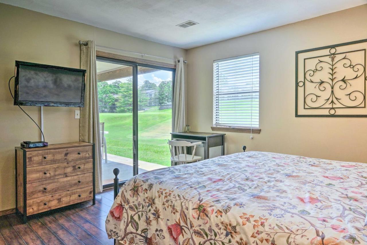 Pet-Friendly Branson Retreat With Pool And Golf Access Apartment Luaran gambar